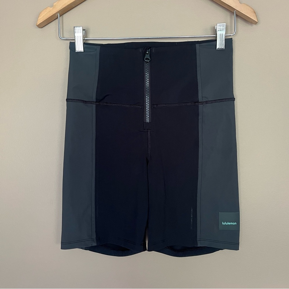 {Lululemon} Hike to Swim Short 6" in Black / Graphite Grey - Womens 6